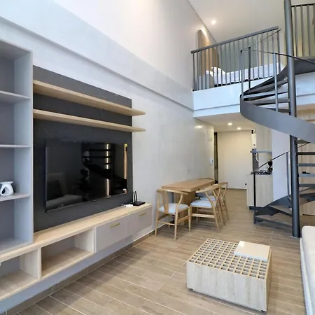 Loft In Downtown - Rooftop Pool Apartment *
